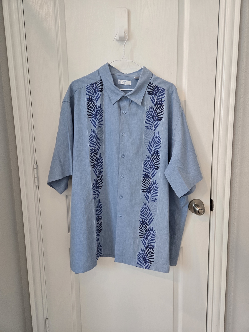 Light Blue Short-Sleeve Button-Down Shirt with Navy Leaf Print